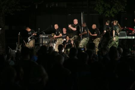 DVE UNIFORMI ENA PESEM 26 FOTO LJUBO VUKELIČ